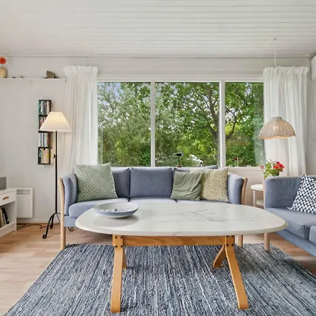 Cozy House With Sea View And Beautiful Location *