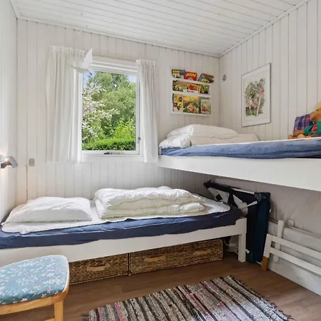 Cozy House With Sea View And Beautiful Location Holiday home
