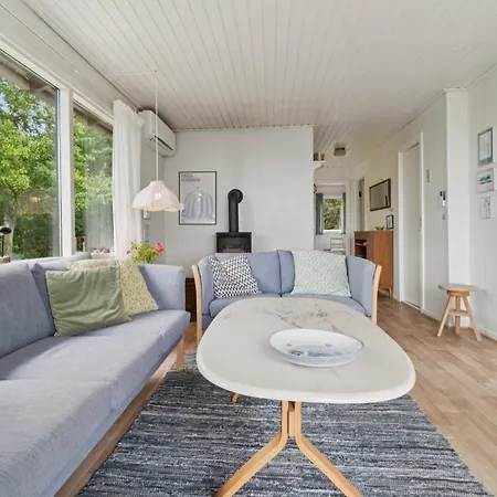 Feriehus Cozy House With Sea View And Beautiful Location Sandkås