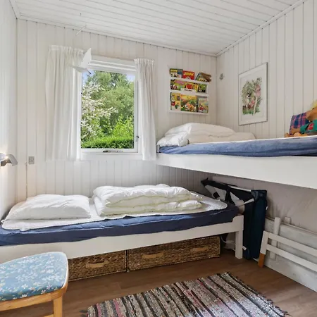 Cozy House With Sea View And Beautiful Location Sandkås